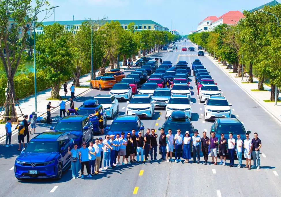VinFast bàn giao 70.085 ô tô điện và 286.039 xe máy, xe đạp điện trong quý II/2026 - Ảnh 1.